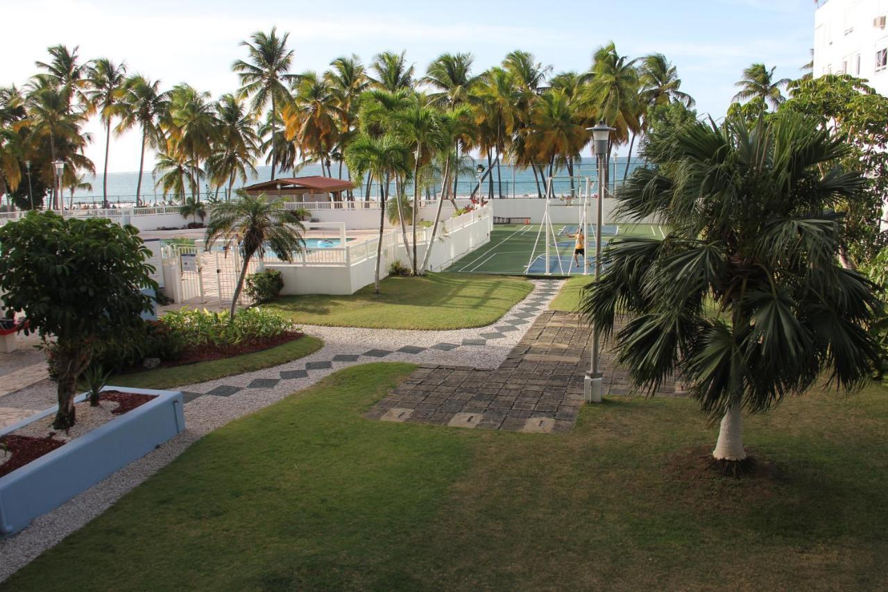 Hobie Oceanfront Apartment At Isla Verde San Juan Zewnętrze zdjęcie